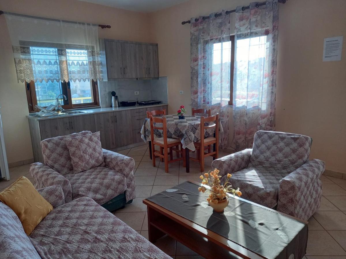 Jonny Guesthouse Ксамил Экстерьер фото