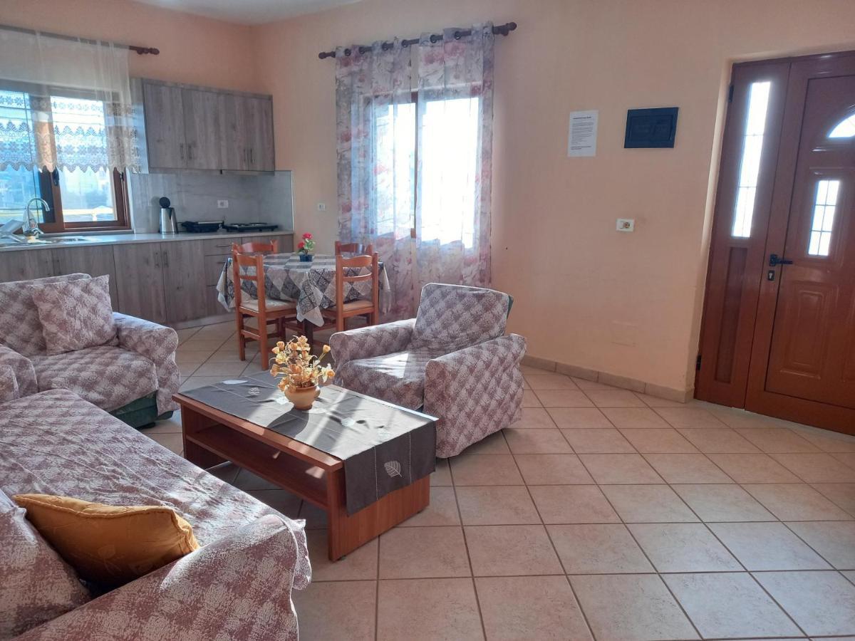 Jonny Guesthouse Ксамил Экстерьер фото