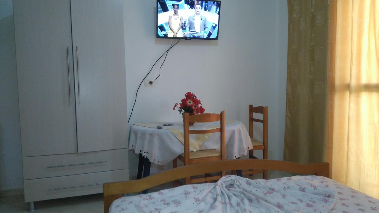 Jonny Guesthouse Ксамил Экстерьер фото