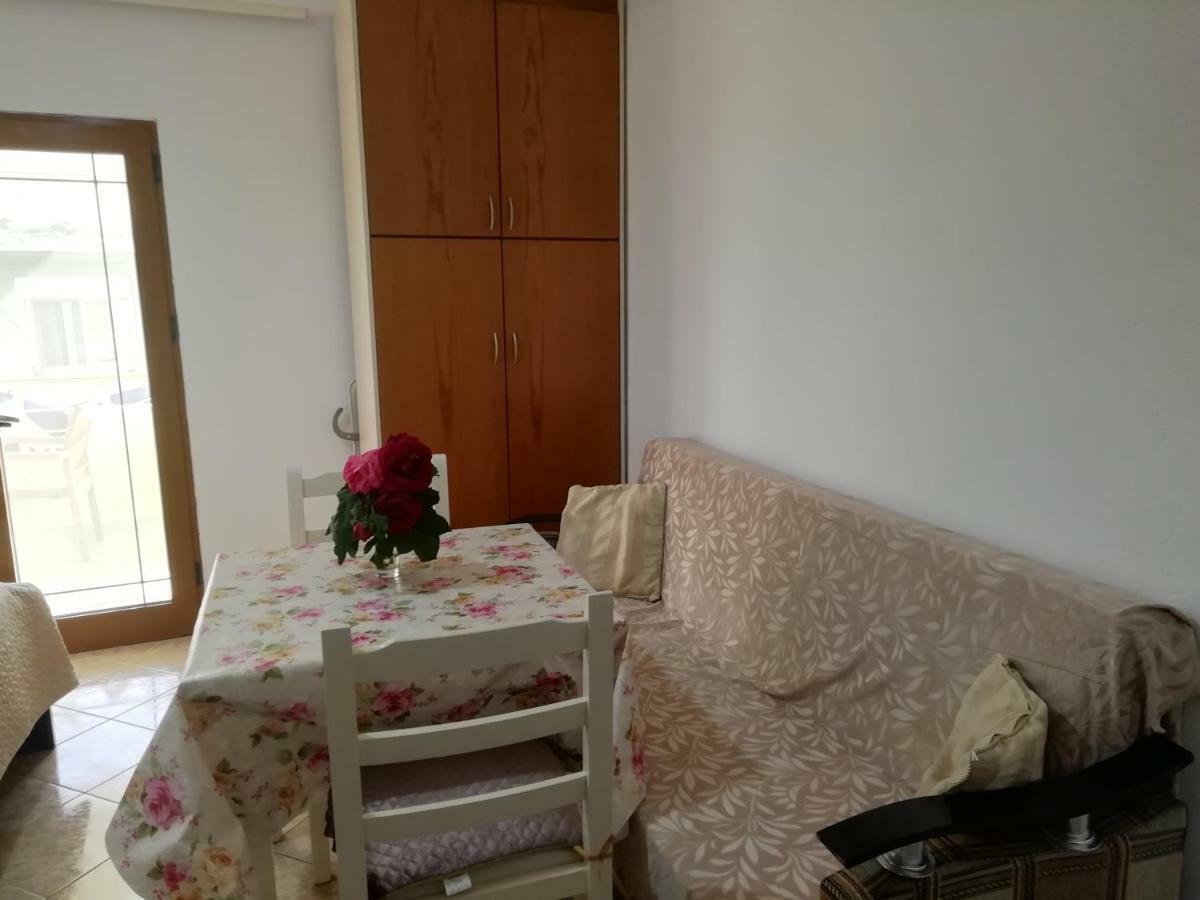 Jonny Guesthouse Ксамил Экстерьер фото