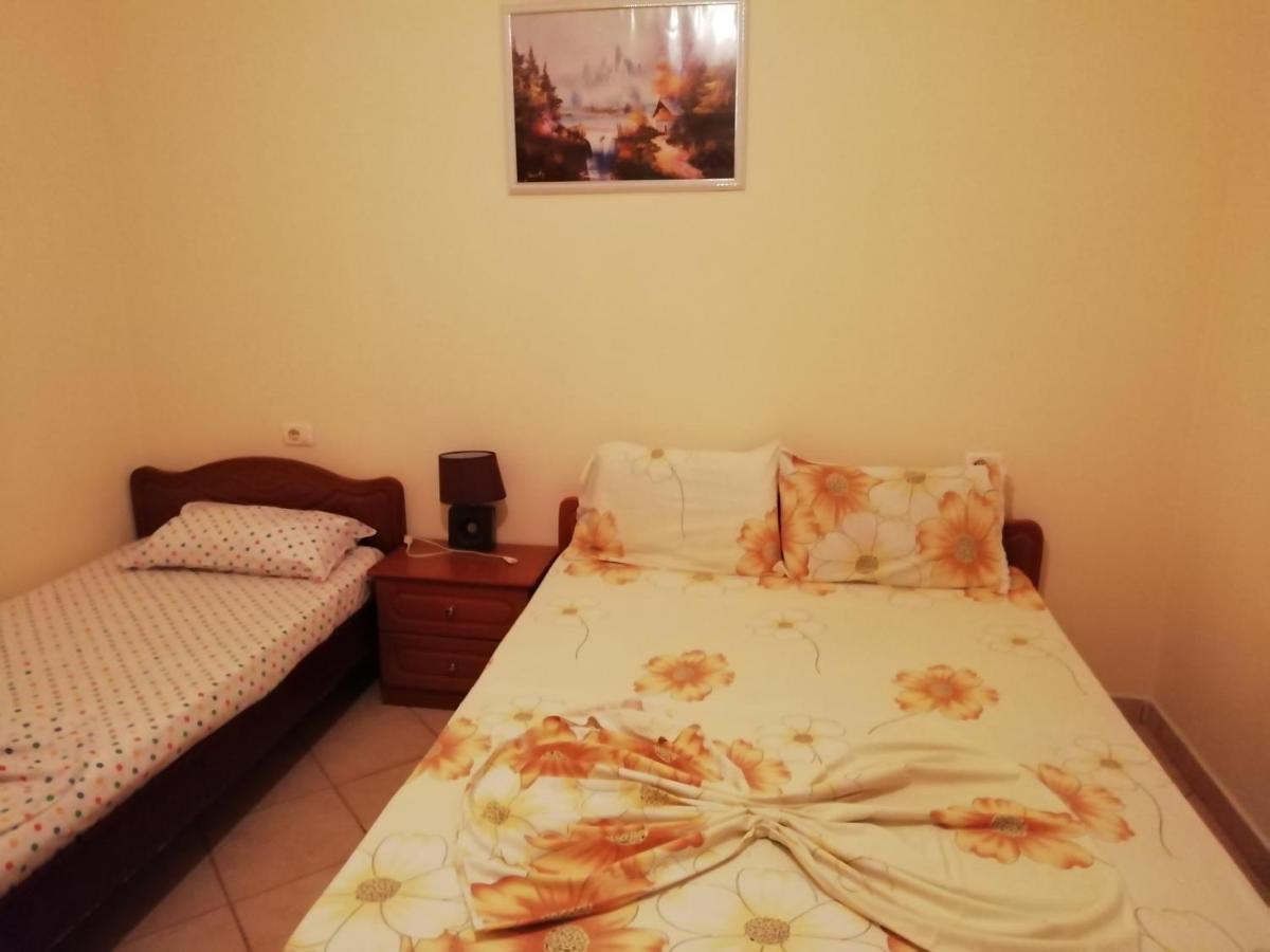 Jonny Guesthouse Ксамил Экстерьер фото