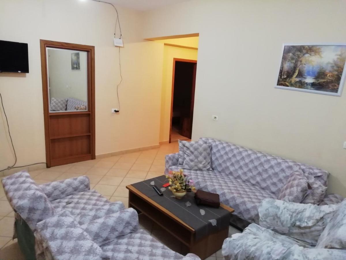 Jonny Guesthouse Ксамил Экстерьер фото