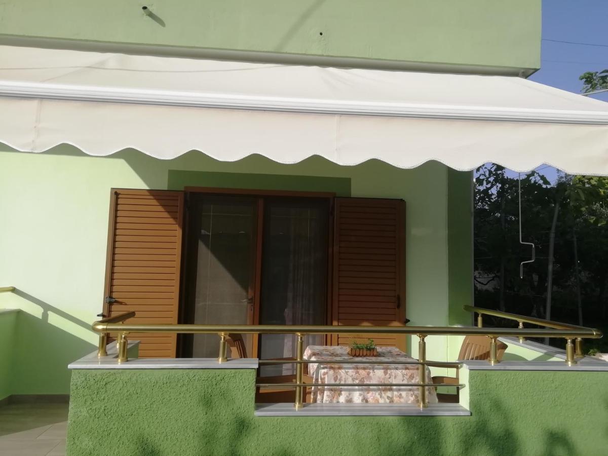 Jonny Guesthouse Ксамил Экстерьер фото